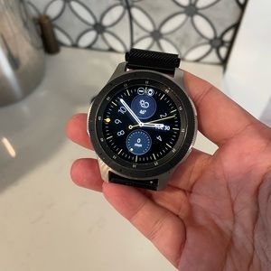 Samsung Galaxy Smart Watch 46mm with adjustable band